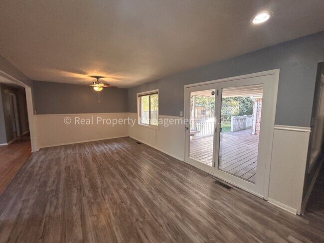 Foto del edificio - 1901 S 72nd St