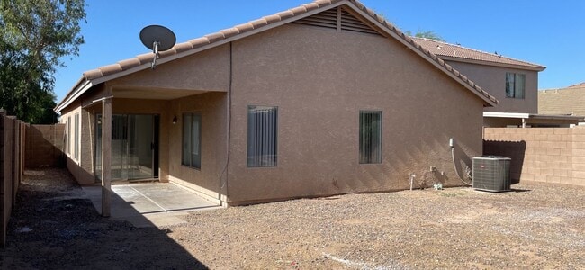 Foto del edificio - Beautiful 3 bed, 2 bath home in convenient El Mirage neighborhood!