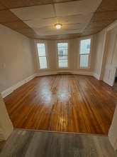 Building Photo - 405 1/2 Douglas St