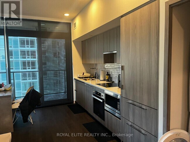 Building Photo - 1 Concord Cityplace Wy