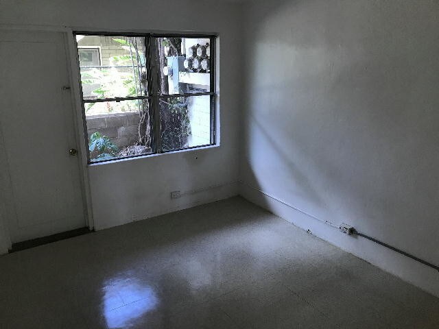 Foto del edificio - IOLANI TERRACE 1/1/1 patio, coin laundry