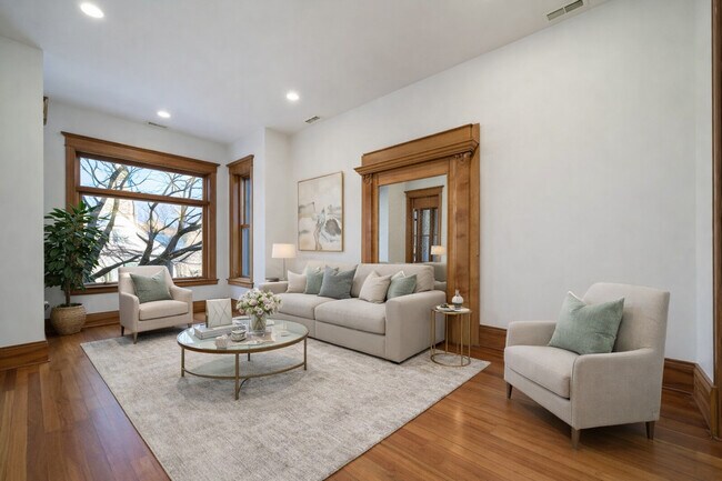 Foto del edificio - 1415 W George St