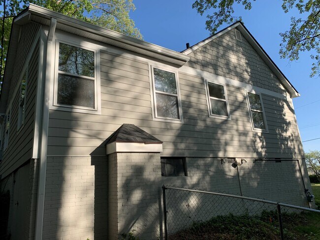 Building Photo - 101 Sylvania Ave