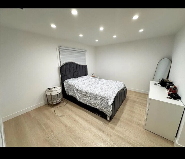 Foto del edificio - 15846 Rinaldi St