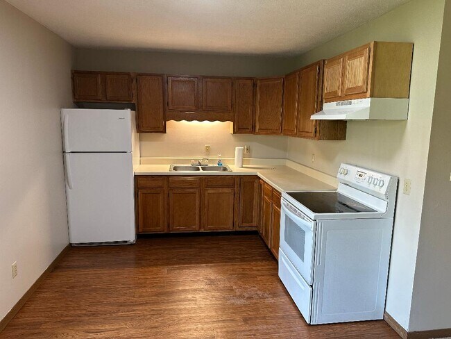 Building Photo - 1328 Elmwood Ave