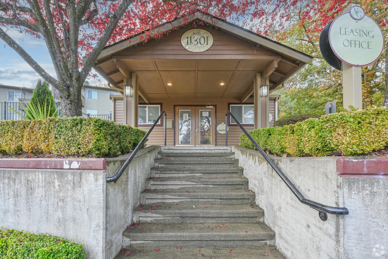 Primary Photo - Veranda Green Apartments