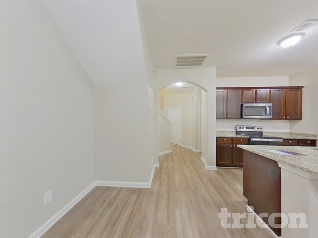 Foto del edificio - 250 Harvest Glen Ln