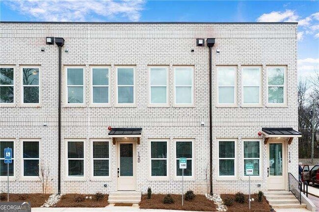 Foto del edificio - 9040 Main St