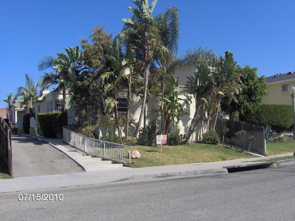 Primary Photo - 1222 S Dunsmuir Ave