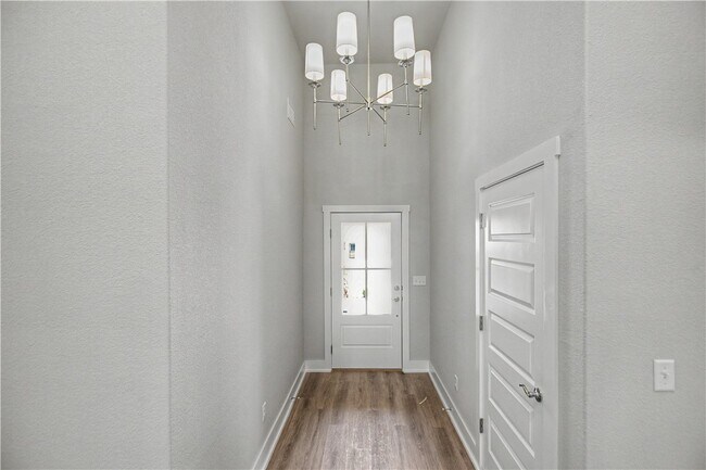 Foto del edificio - 6705 SW Orange Ave