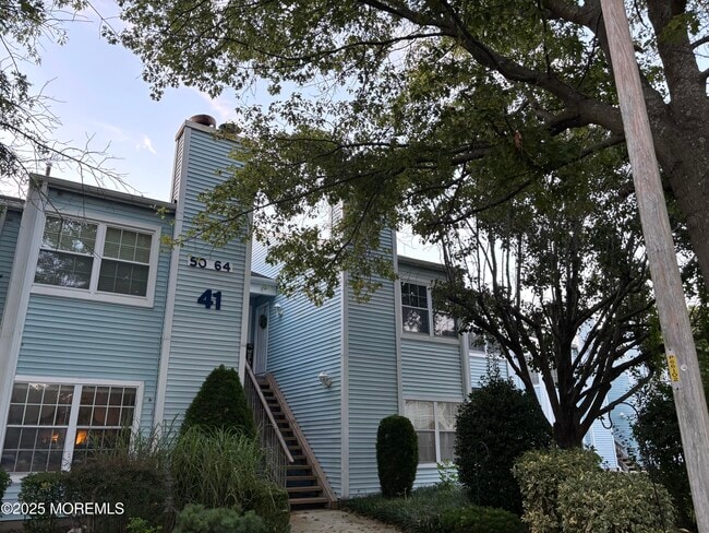 Building Photo - 58 Meadow Ridge Rd