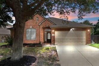 Building Photo - 530 Lockland Ln