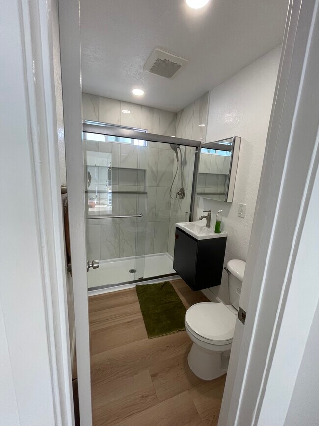 Foto del edificio - 6315 Osler St