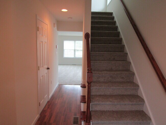 Foto del edificio - 318 Mount Olive Ln