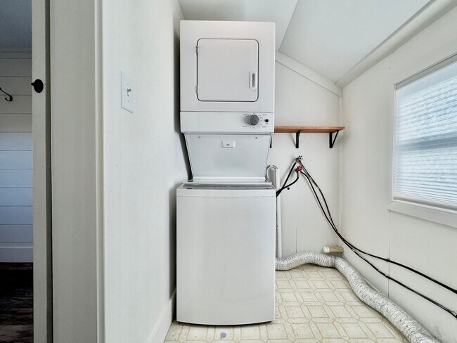 Building Photo - Completely Renovated Home For Rent Long-Te...