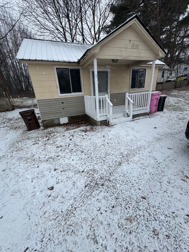 Primary Photo - 19 Dillon Rd