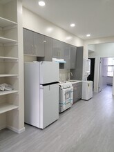 Building Photo - 781 Seneca Ave