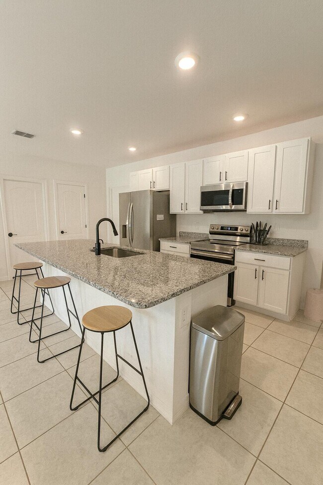 Foto del edificio - 1963 SW Import Dr