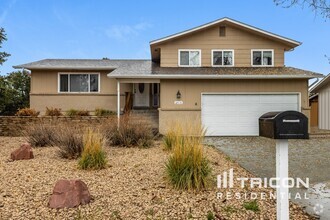 Building Photo - 6510 Wicklow Cir E