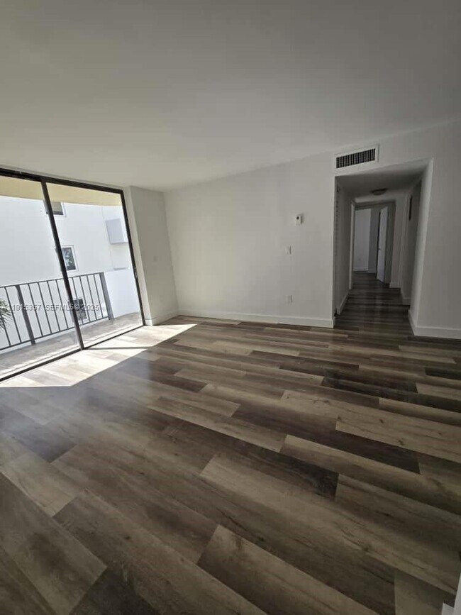 Foto del edificio - 1673 Bay Rd