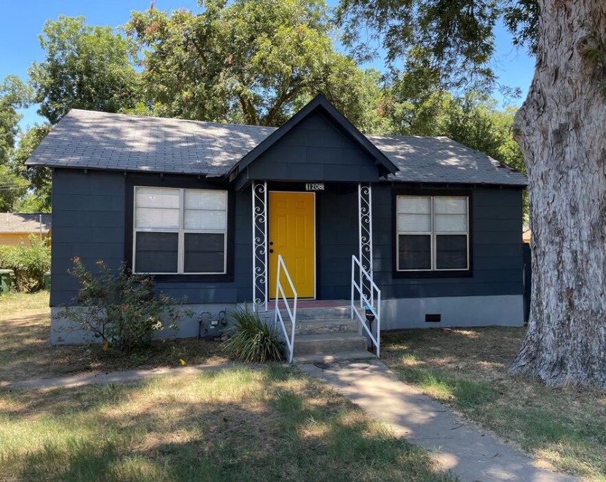 Foto principal - 1208 Haskell St