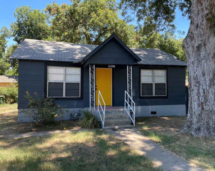 Primary Photo - 1208 Haskell St