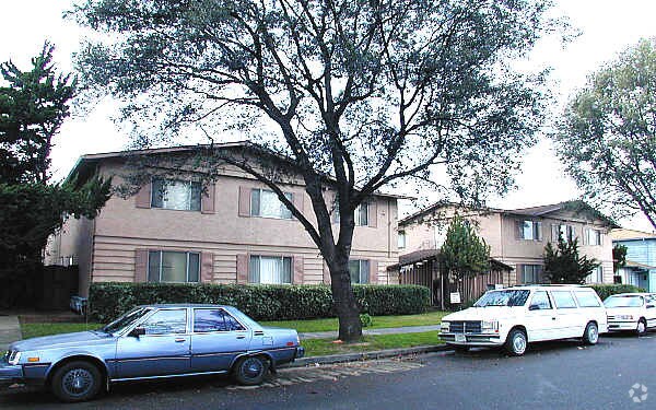 Building Photo - 1077 Topaz Ave