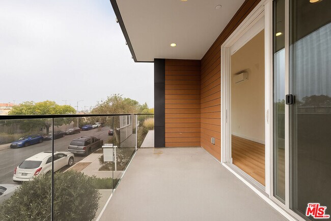 Foto del edificio - 5813 Lexington Ave