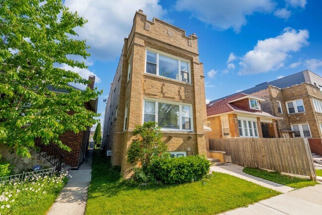 Building Photo - 3734 W Giddings St