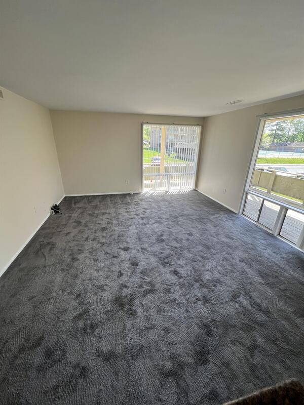 Foto del edificio - 7208-72C1 Donnell Pl