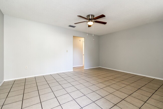 Building Photo - 3BR 1BA ranch cul-de-sac home now leasing!