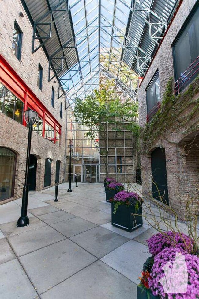 Foto del edificio - 1 bedroom in Chicago IL 60610