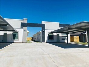 Building Photo - 1722 W Denise Dr