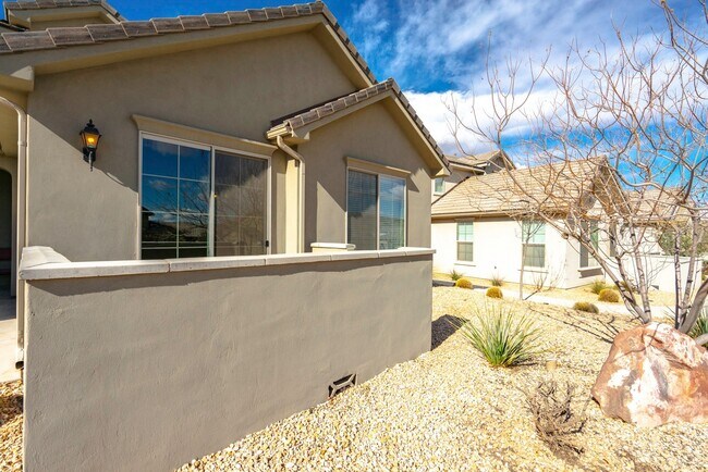 Foto del edificio - 3 Bedroom Townhome in Hidden Valley with C...