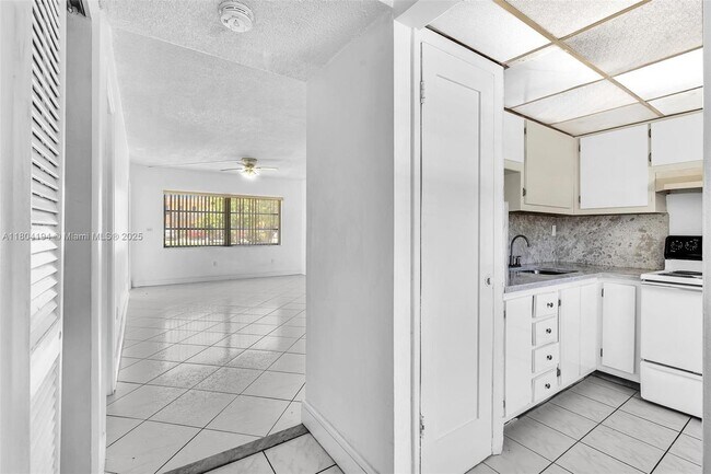 Foto del edificio - 2820 NE 201st Terrace