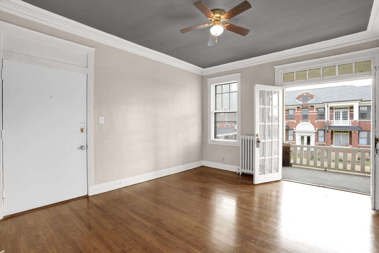 Foto principal - Spacious 2 Bedroom Apartment!