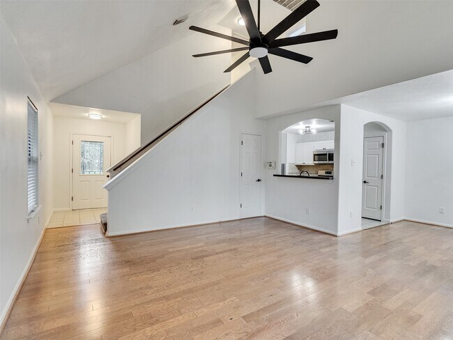 Foto del edificio - 8207 Spring Wind Ln