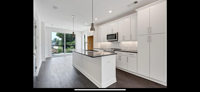 Foto del edificio - Beautiful Grant Park Condo