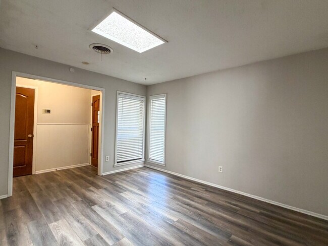 Building Photo - 3-bedroom Near Marsha Sharp & Loop 289!