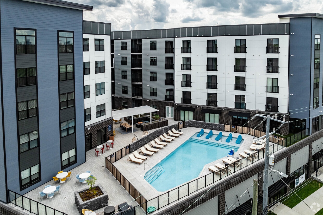 Foto principal - CODA Wedgewood Houston Luxury Apartments
