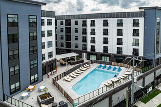 Building Photo - CODA Wedgewood Houston Luxury Apartments