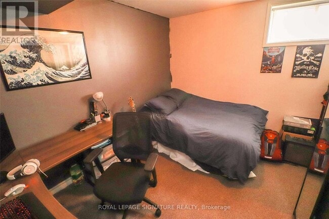 Building Photo - 329 Spillsbury Dr