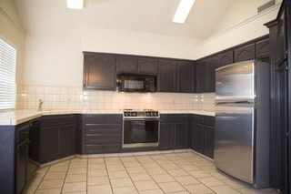 Building Photo - Large North Fresno condo near Woodward Park