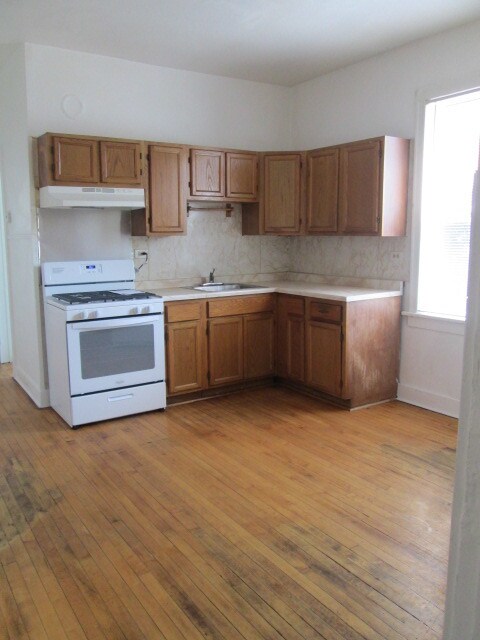 Primary Photo - 4315 W Dickens Ave