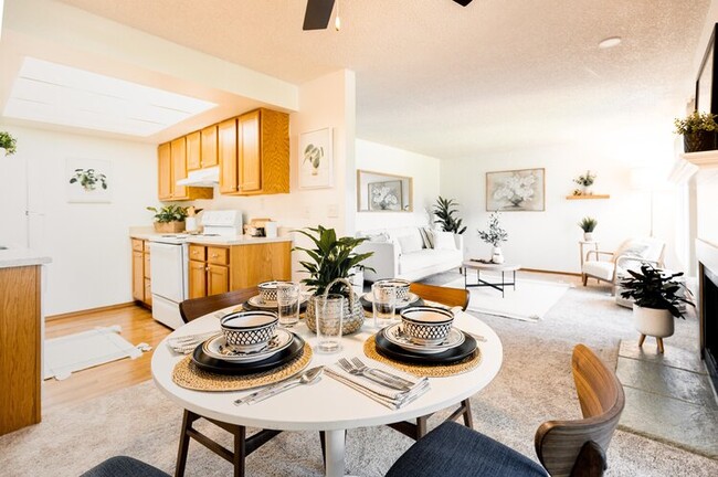 Separate dining room - Westview Terrace