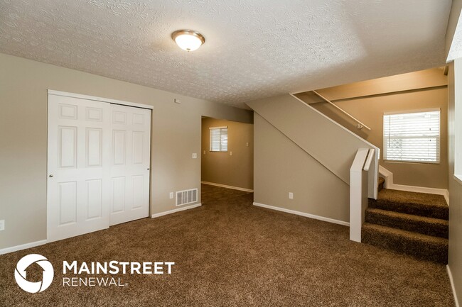 Foto del edificio - 5080 Dimson Dr N