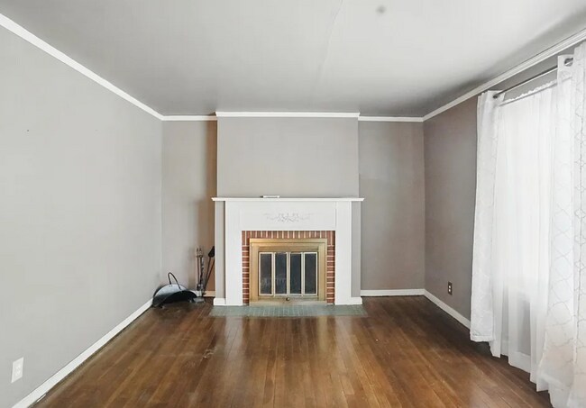 Building Photo - 2905 N Warman Ave