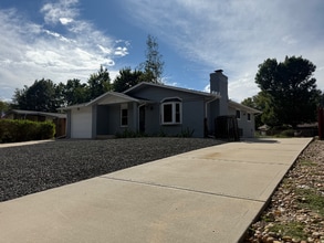 Building Photo - 521 Alpine St