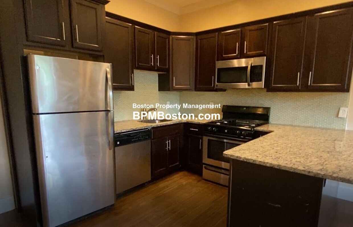 Primary Photo - 27 Lamartine St
