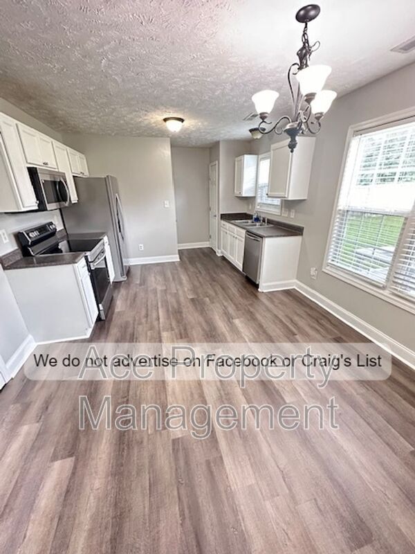 Foto del edificio - 216 Copper Creek Dr